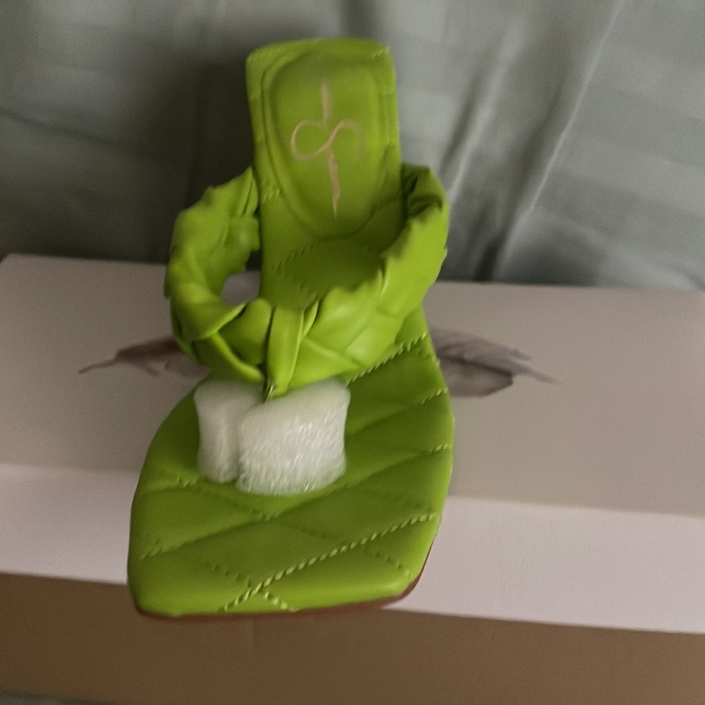 Spring Green Heels - Picture 2 of 2